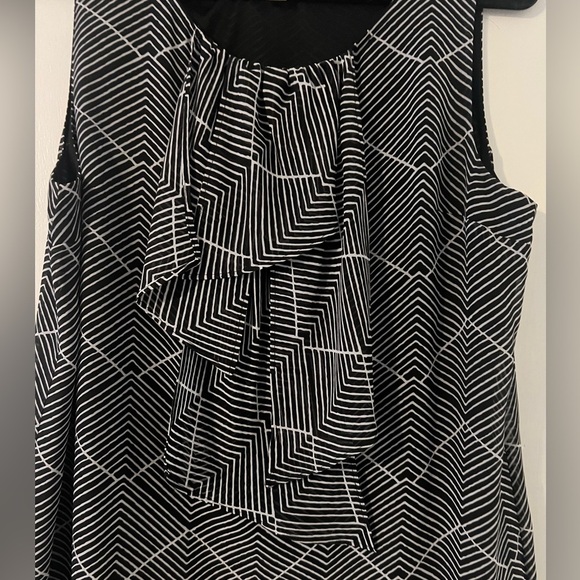 LOFT Black and White Women's Top size L rayon material  (SKUD-128) - Picture 2 of 7